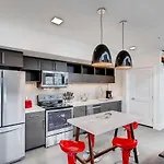Amazing 1 Bedroom Loft W 1.5 Baths!