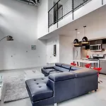 Amazing 1 Bedroom Loft W 1.5 Baths!